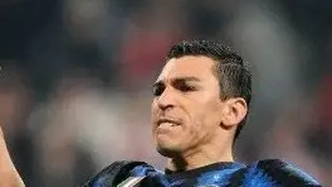 皇家社会2-1惊险击败巴拉多利德，奥亚萨瓦尔立功，戈麦斯助攻添彩